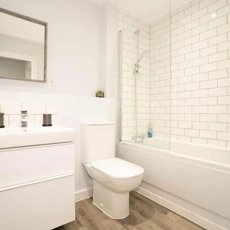 Apartment Urban Oasis In Vibrant Birmingham!