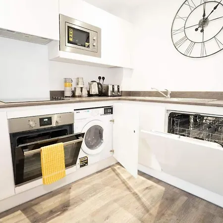 Apartment Urban Oasis In Vibrant Birmingham! *
