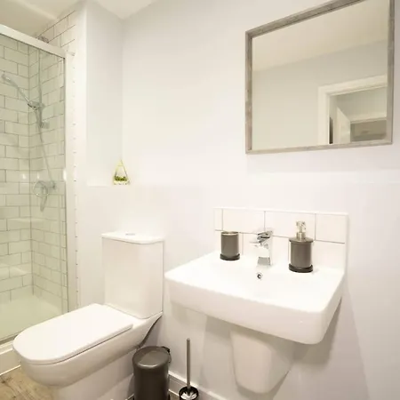 Apartment Urban Oasis In Vibrant Birmingham! *